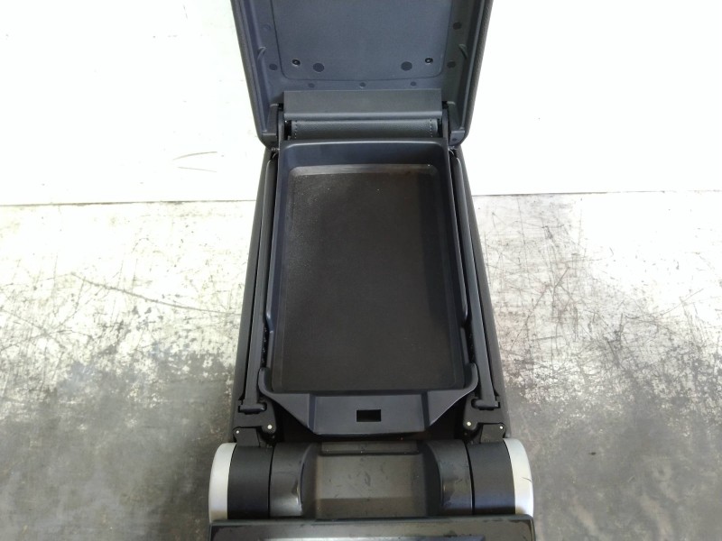 Recambio de apoyabrazos central para opel signum elegance referencia OEM IAM   