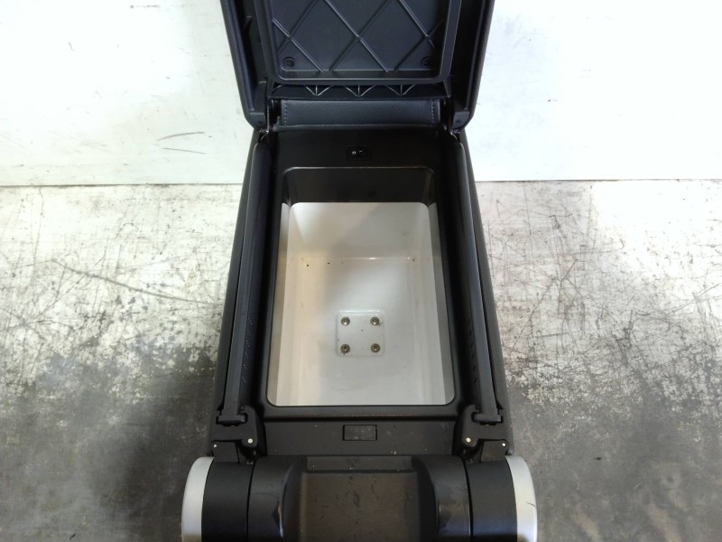 Recambio de apoyabrazos central para opel signum elegance referencia OEM IAM   