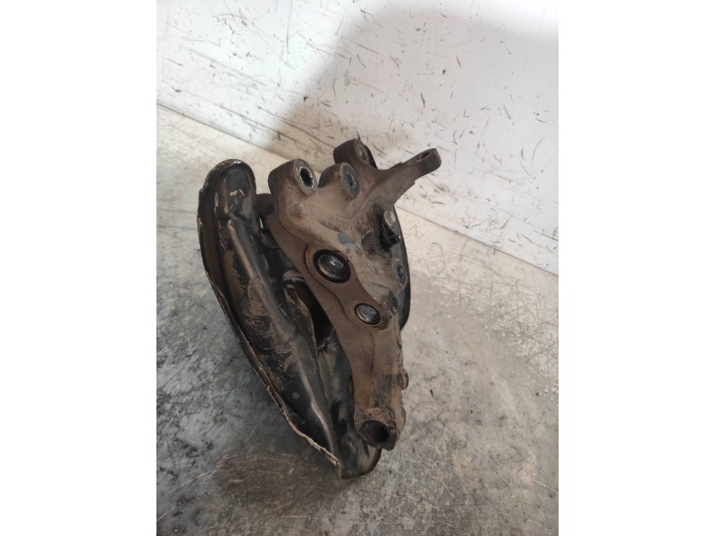 Recambio de mangueta delantera izquierda para mercedes clase c (w203) berlina 220 cdi (203.006) referencia OEM IAM   