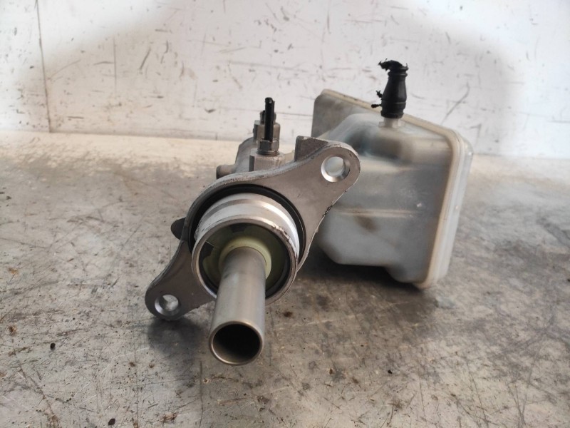 Recambio de bomba freno para renault trafic combi (ab 4.01) 6 - plazas, acristalado parcial, combi corto referencia OEM IAM   