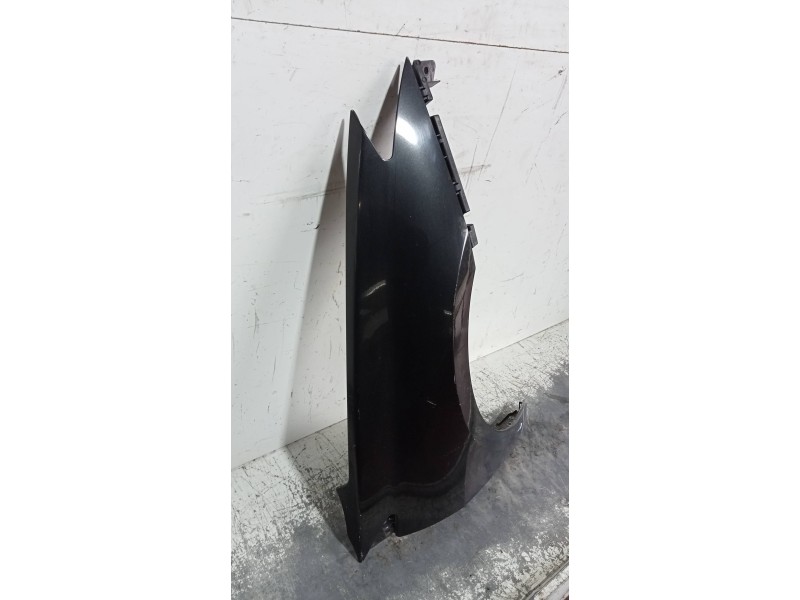 Recambio de aleta delantera derecha para renault laguna grandtour iii 2.0 dci referencia OEM IAM   