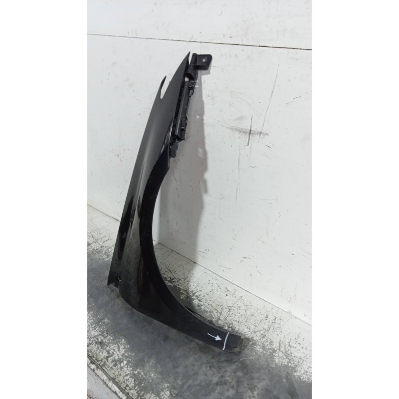 Recambio de aleta delantera derecha para renault laguna grandtour iii 2.0 dci referencia OEM IAM   