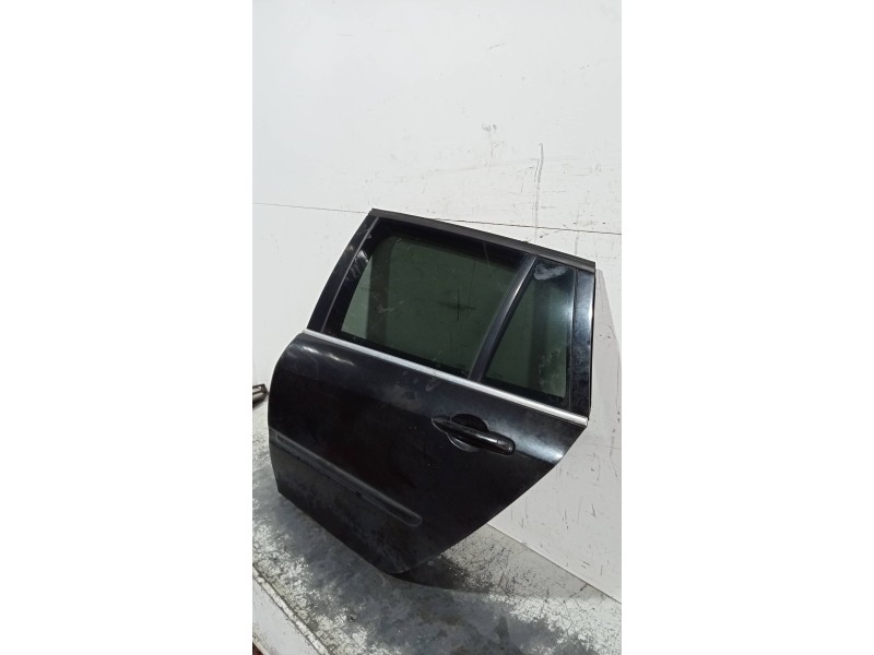 Recambio de puerta trasera izquierda para renault laguna grandtour iii 2.0 dci referencia OEM IAM  RANCHERA 5P