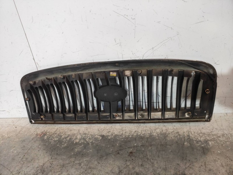 Recambio de rejilla delantera para hyundai sonata (y4) 2.0i 16v gls (2002) referencia OEM IAM 863503D000  