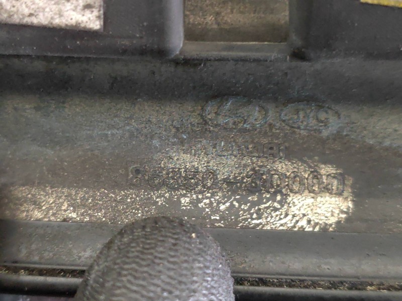 Recambio de rejilla delantera para hyundai sonata (y4) 2.0i 16v gls (2002) referencia OEM IAM 863503D000  