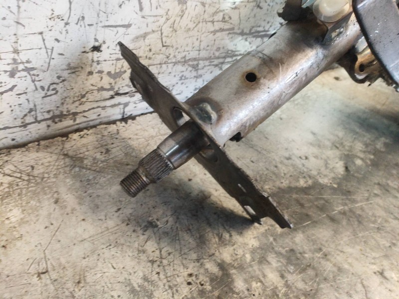 Recambio de columna direccion para toyota corolla (e12) 2.0 d-4d linea luna berlina referencia OEM IAM 8965002010 4520002180 EAT
