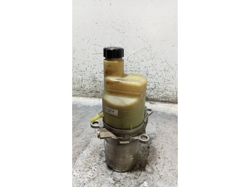 Recambio de bomba direccion para volvo c30 d5 kinetic referencia OEM IAM 5N513K514AD  