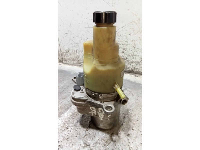 Recambio de bomba direccion para volvo c30 d5 kinetic referencia OEM IAM 5N513K514AD  