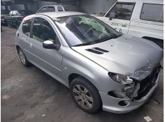 peugeot 206 berlina del año 2002