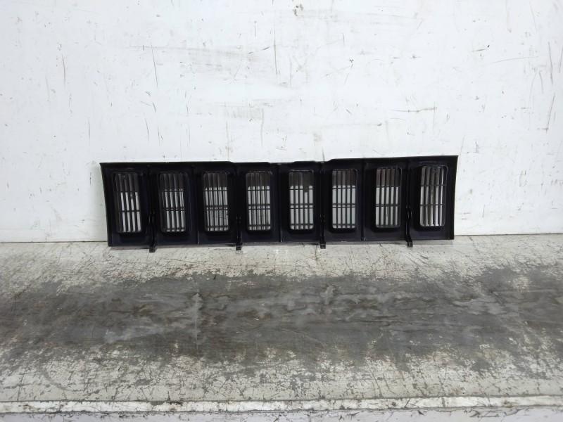 Recambio de rejilla delantera para jeep gr.cherokee (zj)/(z) 5.2 ltd. (zj) referencia OEM IAM   