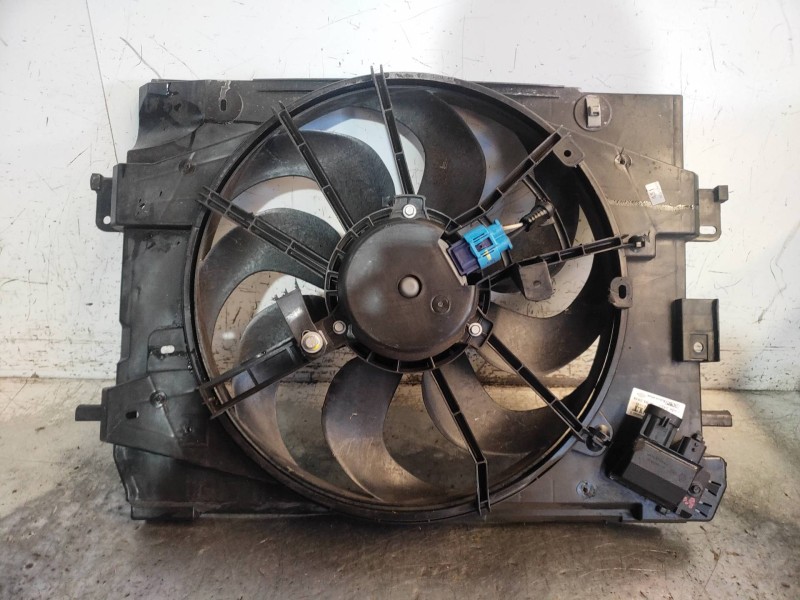Recambio de electroventilador para renault captur life referencia OEM IAM 214818009R  