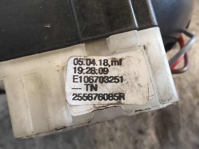 Recambio de mando luces para renault captur life referencia OEM IAM 255676085R  