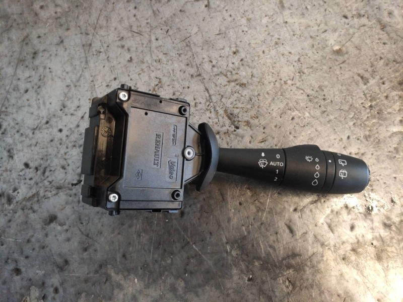 Recambio de mando limpia para renault captur life referencia OEM IAM 255676085R  