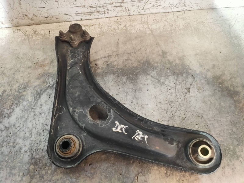 Recambio de brazo suspension inferior delantero izquierdo para citroen c4 cactus feel referencia OEM IAM   