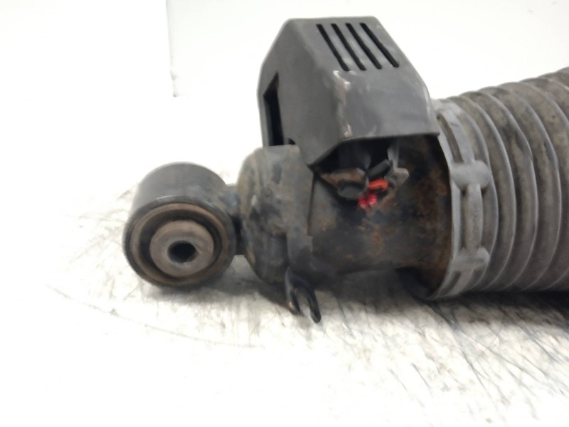 Recambio de amortiguador trasero derecho para volkswagen touareg (7la) tdi r5 referencia OEM IAM 7L6512022E  