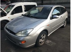 ford focus berlina (cak) del año 2001