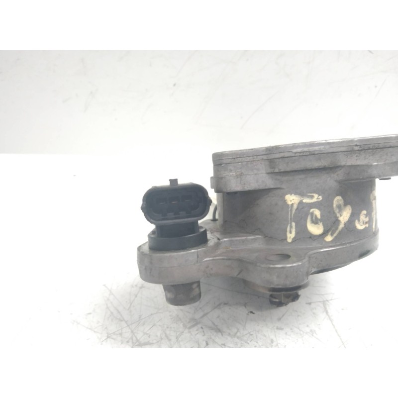 Recambio de depresor freno / bomba vacio para toyota corolla (e12) 1.4 d-4d luna compact referencia OEM IAM 01040518  