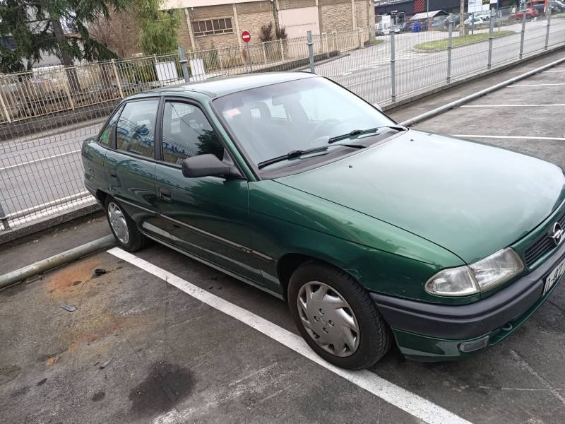 opel astra f berlina del año 1995