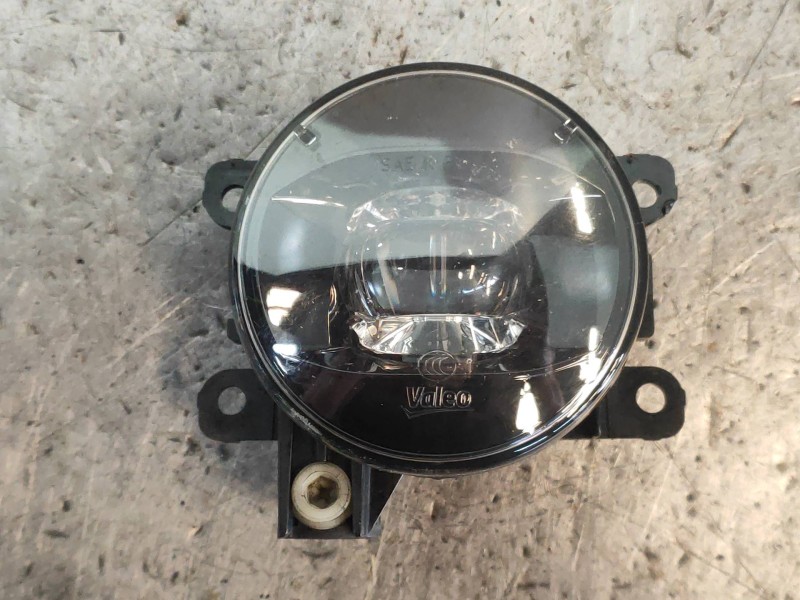 Recambio de faro antiniebla izquierdo para renault captur life referencia OEM IAM 261555538R  