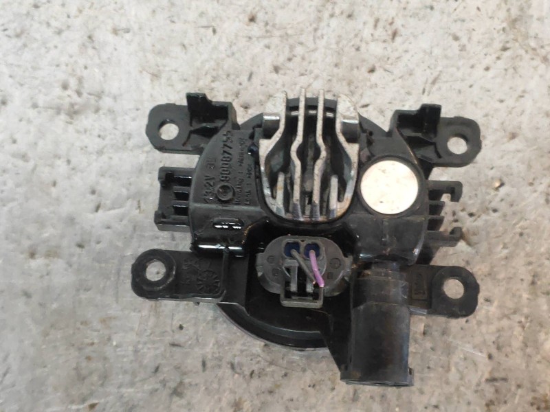 Recambio de faro antiniebla izquierdo para renault captur life referencia OEM IAM 261555538R  