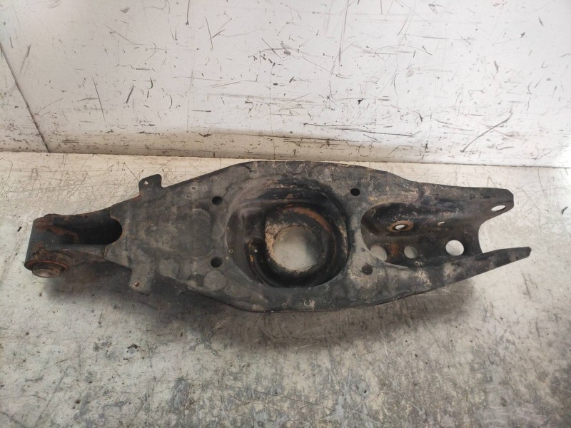Recambio de brazo suspension inferior trasero izquierdo para mercedes clase c (w203) berlina 220 cdi (203.006) referencia OEM IA