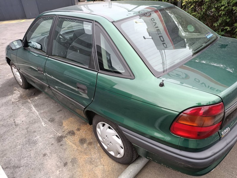 opel astra f berlina del año 1995