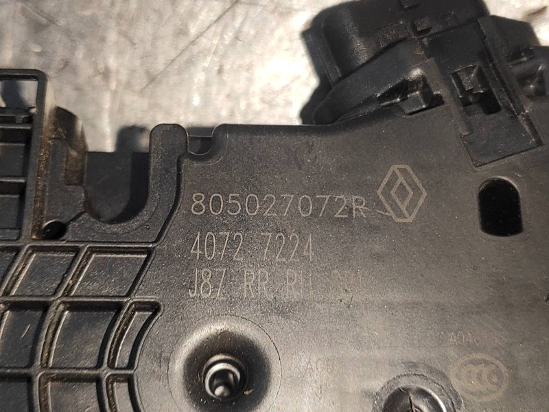 Recambio de motor cierre centralizado trasero izquierdo para renault captur life referencia OEM IAM 805027072R  
