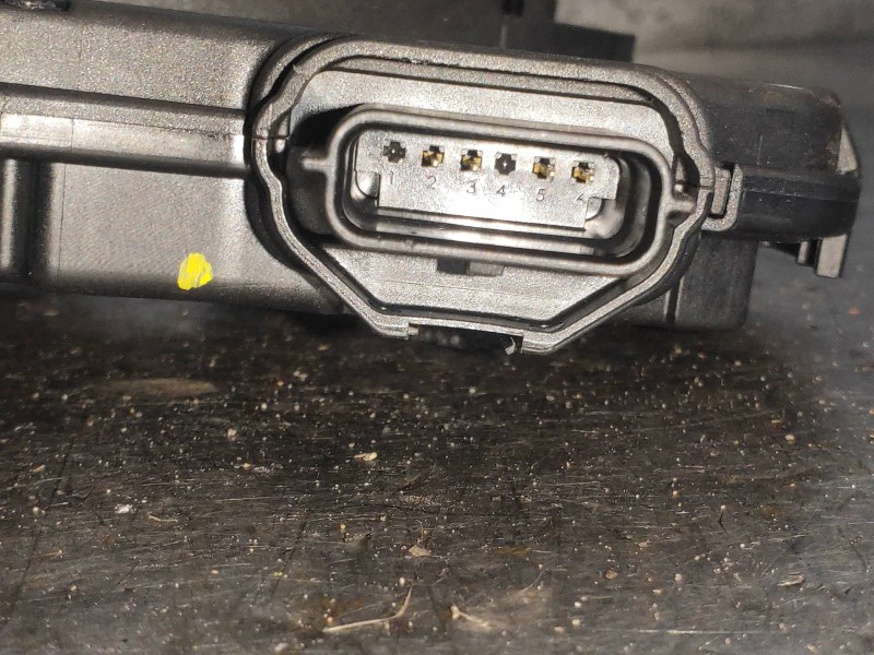 Recambio de motor cierre centralizado trasero izquierdo para renault captur life referencia OEM IAM 805027072R  