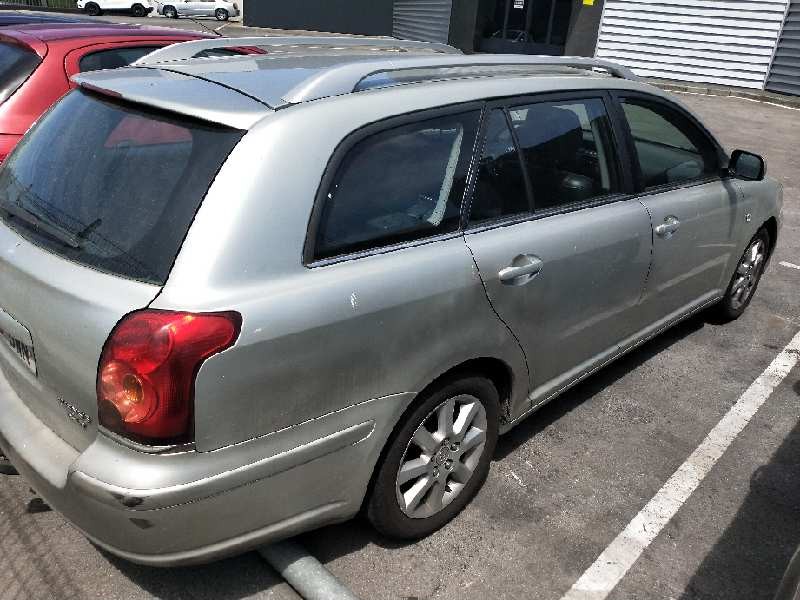 toyota avensis wagon (t25) del año 2006
