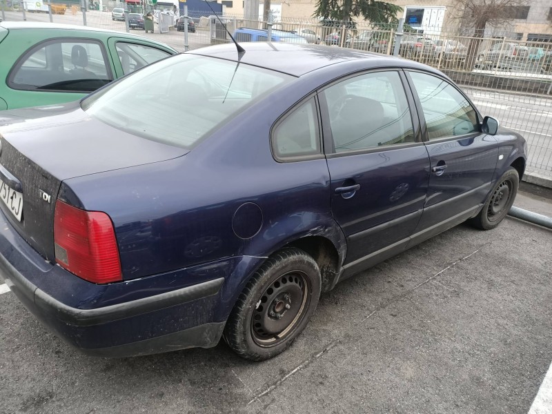 volkswagen passat berlina (3b2) del año 2000