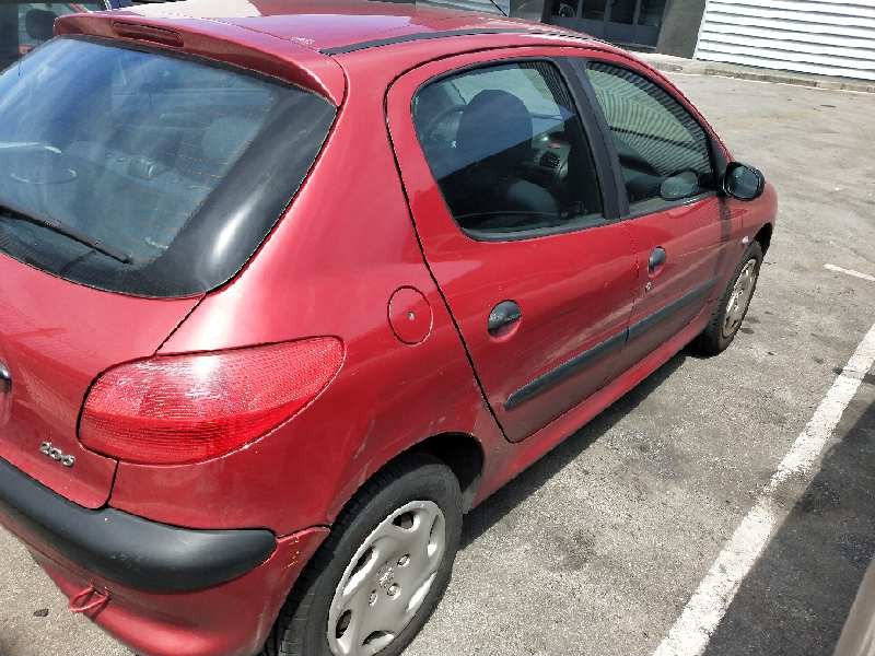 peugeot 206 berlina del año 2001