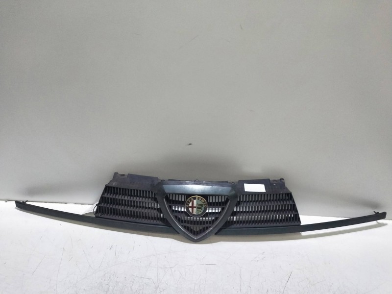 Recambio de rejilla delantera para alfa romeo 155 1.7 t.spark referencia OEM IAM   
