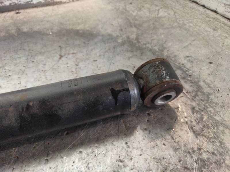 Recambio de amortiguador trasero izquierdo para renault captur life referencia OEM IAM 562107338R  