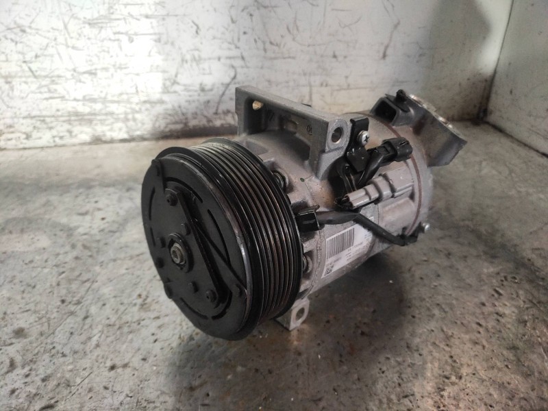 Recambio de compresor aire acondicionado para renault captur life referencia OEM IAM 926000734R T72634BC 