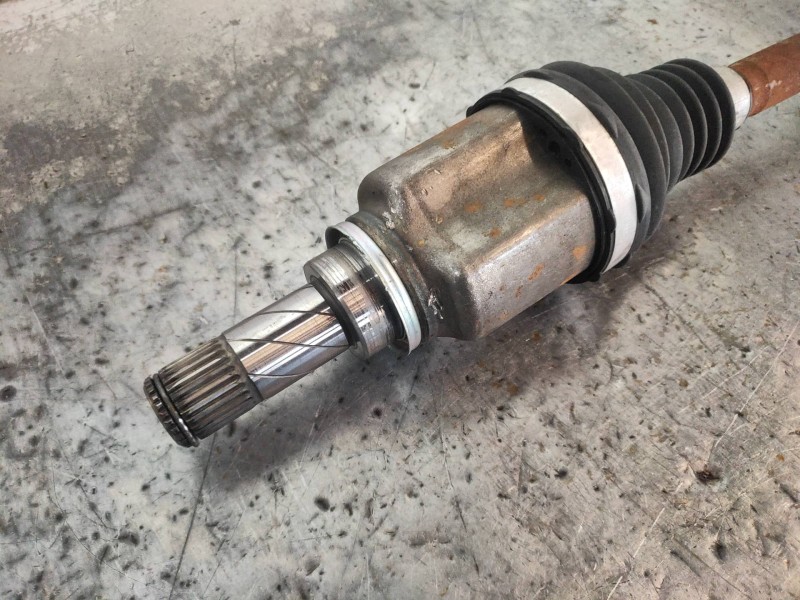 Recambio de transmision delantera izquierda para renault captur life referencia OEM IAM 391016376R  