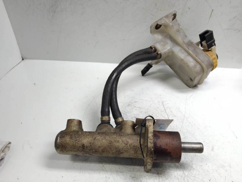 Recambio de bomba freno para alfa romeo 146 1.9 jtd referencia OEM IAM 99560216  