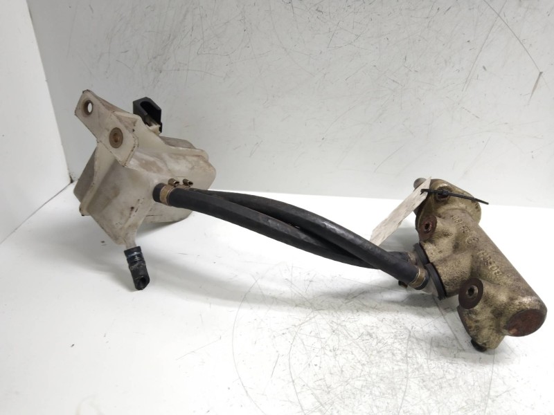 Recambio de bomba freno para alfa romeo 146 1.9 jtd referencia OEM IAM 99560216  