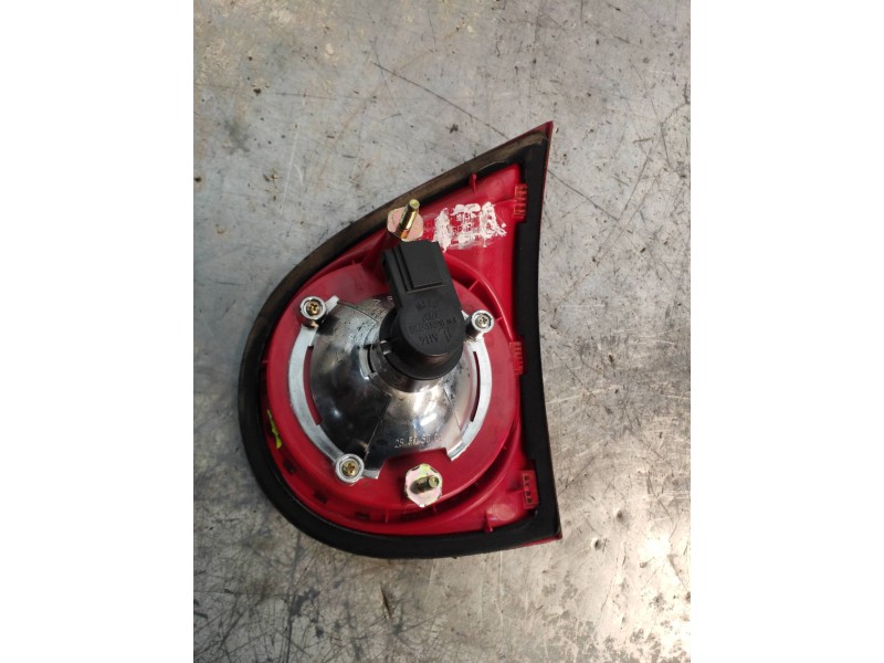 Recambio de piloto trasero izquierdo interior para volkswagen golf v berlina (1k1) highline 4motion referencia OEM IAM 1K6945093