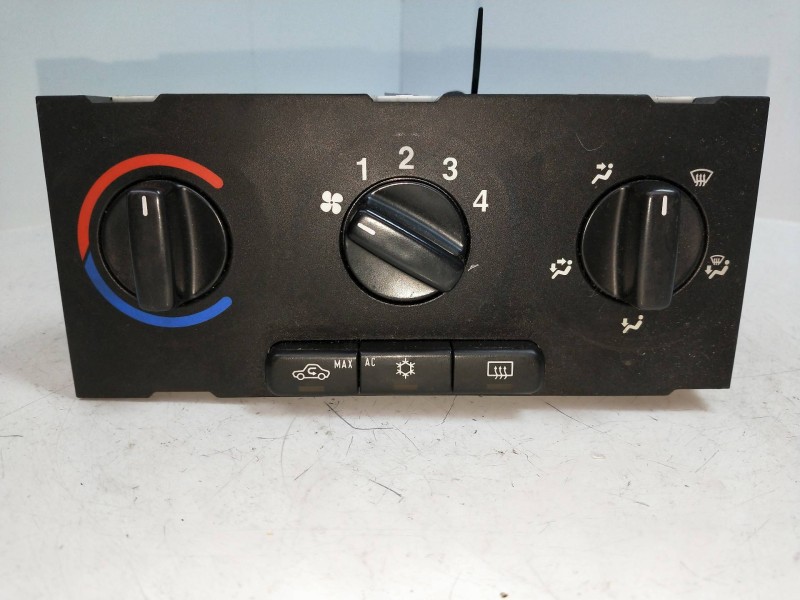 Recambio de mando calefaccion / aire acondicionado para opel zafira a comfort referencia OEM IAM B5690877  