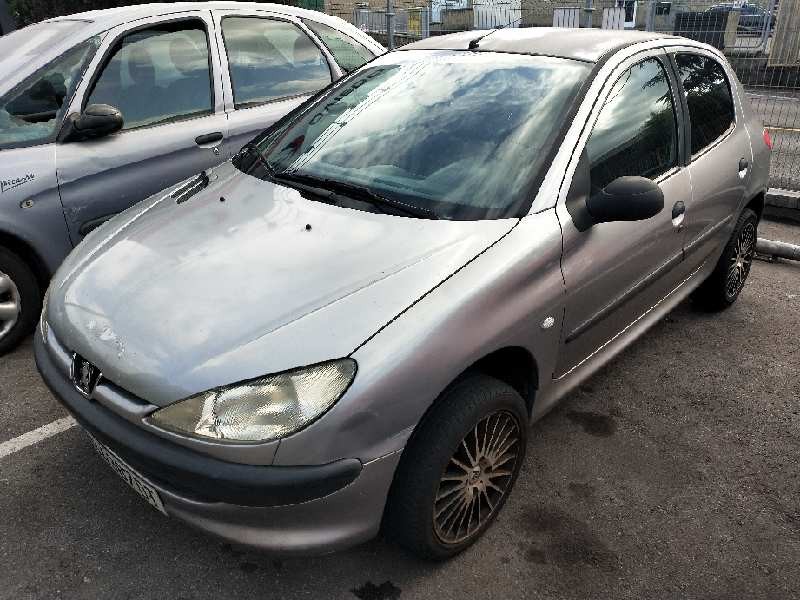 peugeot 206 berlina del año 2000