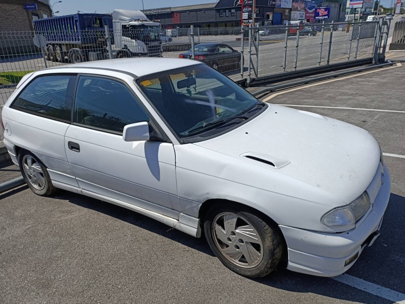 opel astra f berlina del año 1992