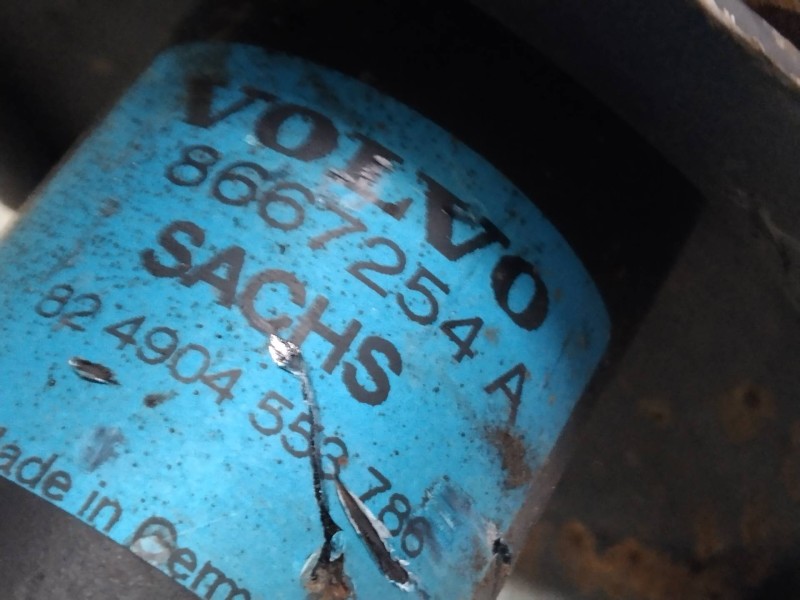 Recambio de amortiguador delantero izquierdo para volvo xc70 2.5 20v turbo cat referencia OEM IAM 8667254A  