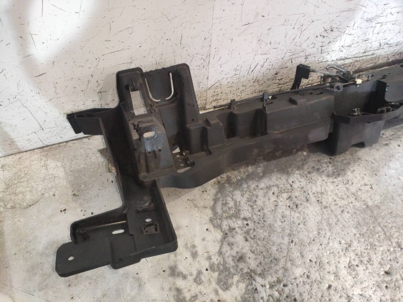 Recambio de travesaño superior para peugeot 5008 premium referencia OEM IAM   
