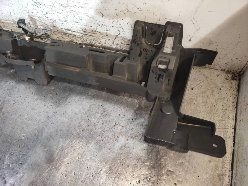Recambio de travesaño superior para peugeot 5008 premium referencia OEM IAM   