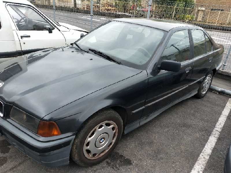 bmw serie 3 berlina (e36) del año 1993