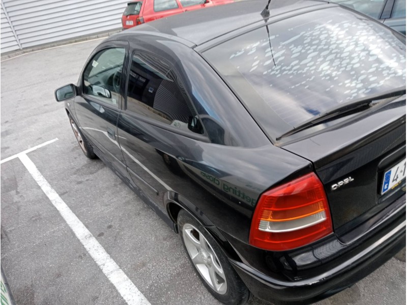 opel astra g berlina del año 2002