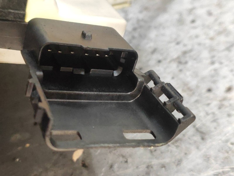 Recambio de motor cierre centralizado delantero izquierdo para peugeot 5008 premium referencia OEM IAM 825158  