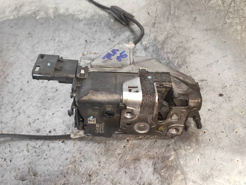 Recambio de motor cierre centralizado trasero derecho para peugeot 5008 premium referencia OEM IAM 833331  