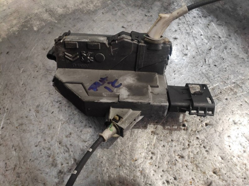 Recambio de motor cierre centralizado trasero izquierdo para peugeot 5008 premium referencia OEM IAM 833329  