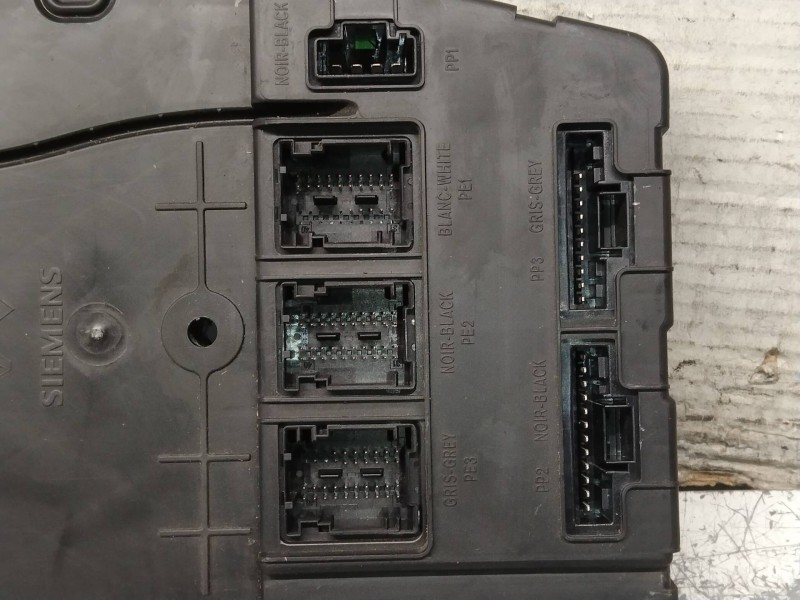 Recambio de modulo electronico para renault megane ii classic berlina confort dynamique referencia OEM IAM 8200433198 S118400260